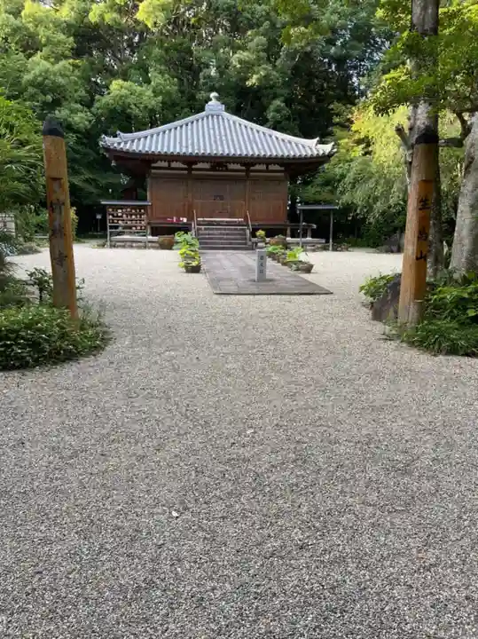 竹林寺の本殿・本堂
