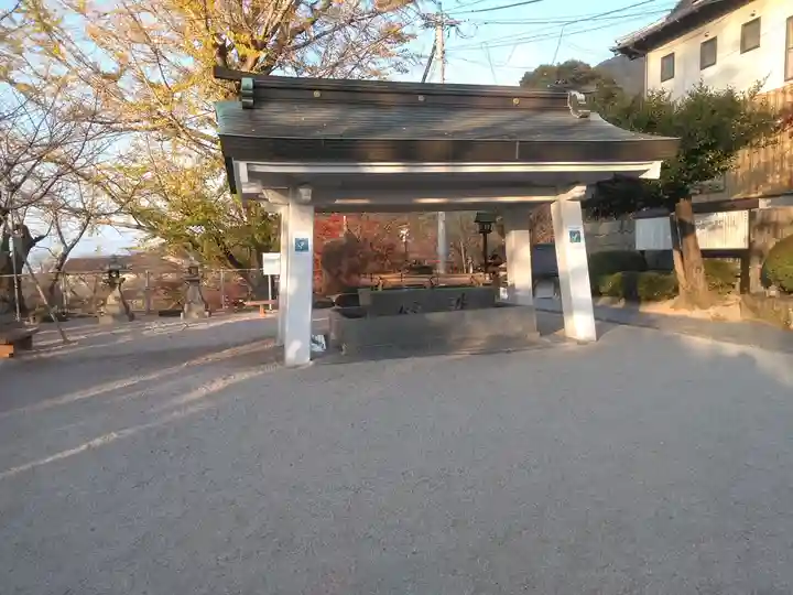 足立山妙見宮(御祖神社)の手水舎