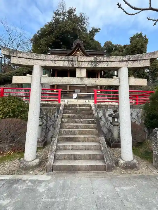 福神社(中山寺鎮守社)の{uncategorized: "未分類", other: "その他", undefined: "問題あり", building: "その他建物", grave: "お墓", sacred_gate: "鳥居", guardian: "狛犬", statue: "像", buddha: "仏像", history: "歴史", nature: "自然", garden: "庭園", animal: "動物", pagoda: "塔", temizu: "手水舎", mountain_gate: "山門・神門", sanctuary: "本殿・本堂", subordinate: "末社・摂社", art: "芸術", scenery: "景色", jizo: "地蔵", ema: "絵馬", goshuin: "御朱印", omikuji: "おみくじ", items: "授与品その他", amulet: "お守り", goshuincho: "御朱印帳", eats: "食事", festival: "お祭り", votive_dance: "神楽", shichigosan: "七五三参", wedding: "結婚式", experience: "体験その他", initially: "初詣", around: "周辺", anti_infection: "感染症対策"}