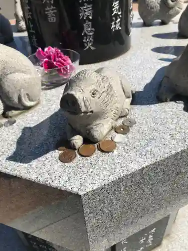 新川皇大神社の像