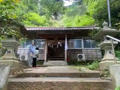 八幡神社の{uncategorized: "未分類", other: "その他", undefined: "問題あり", building: "その他建物", grave: "お墓", sacred_gate: "鳥居", guardian: "狛犬", statue: "像", buddha: "仏像", history: "歴史", nature: "自然", garden: "庭園", animal: "動物", pagoda: "塔", temizu: "手水舎", mountain_gate: "山門・神門", sanctuary: "本殿・本堂", subordinate: "末社・摂社", art: "芸術", scenery: "景色", jizo: "地蔵", ema: "絵馬", goshuin: "御朱印", omikuji: "おみくじ", items: "授与品その他", amulet: "お守り", goshuincho: "御朱印帳", eats: "食事", festival: "お祭り", votive_dance: "神楽", shichigosan: "七五三参", wedding: "結婚式", experience: "体験その他", initially: "初詣", around: "周辺", anti_infection: "感染症対策"}