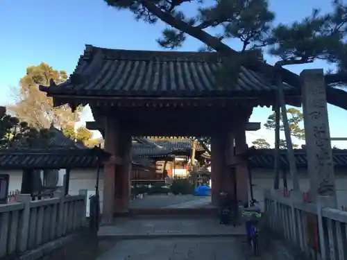 葛井寺の山門