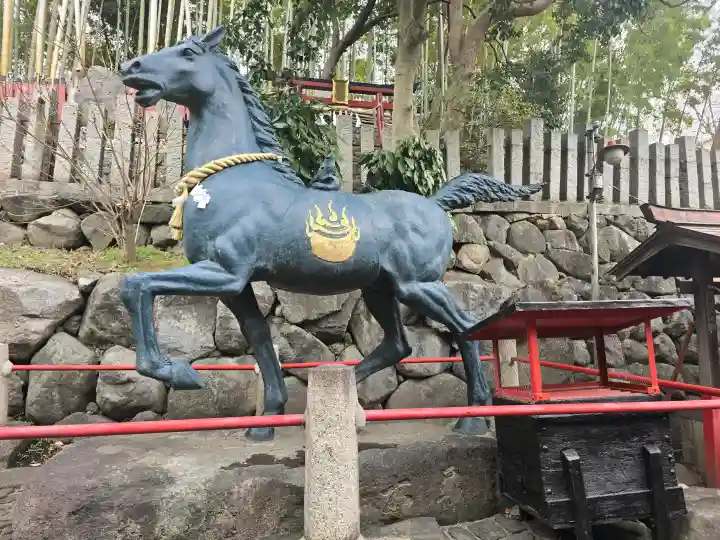 瓢箪山稲荷神社の{uncategorized: "未分類", other: "その他", undefined: "問題あり", building: "その他建物", grave: "お墓", sacred_gate: "鳥居", guardian: "狛犬", statue: "像", buddha: "仏像", history: "歴史", nature: "自然", garden: "庭園", animal: "動物", pagoda: "塔", temizu: "手水舎", mountain_gate: "山門・神門", sanctuary: "本殿・本堂", subordinate: "末社・摂社", art: "芸術", scenery: "景色", jizo: "地蔵", ema: "絵馬", goshuin: "御朱印", omikuji: "おみくじ", items: "授与品その他", amulet: "お守り", goshuincho: "御朱印帳", eats: "食事", festival: "お祭り", votive_dance: "神楽", shichigosan: "七五三参", wedding: "結婚式", experience: "体験その他", initially: "初詣", around: "周辺", anti_infection: "感染症対策"}