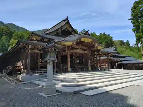 彌彦神社の本殿・本堂
