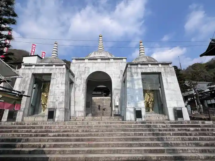 最上稲荷山妙教寺(岡山県)