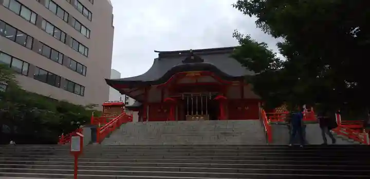 花園神社の本殿・本堂