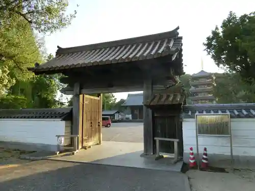 法然寺の山門