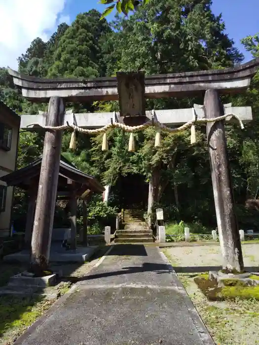安波賀春日神社の鳥居
