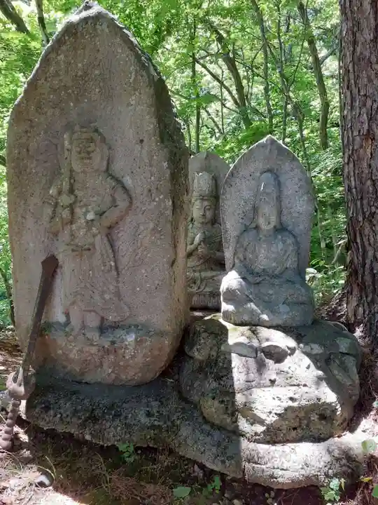 白瀧堂(滝不動尊)(岩手県)