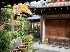 隆彦院の建物その他