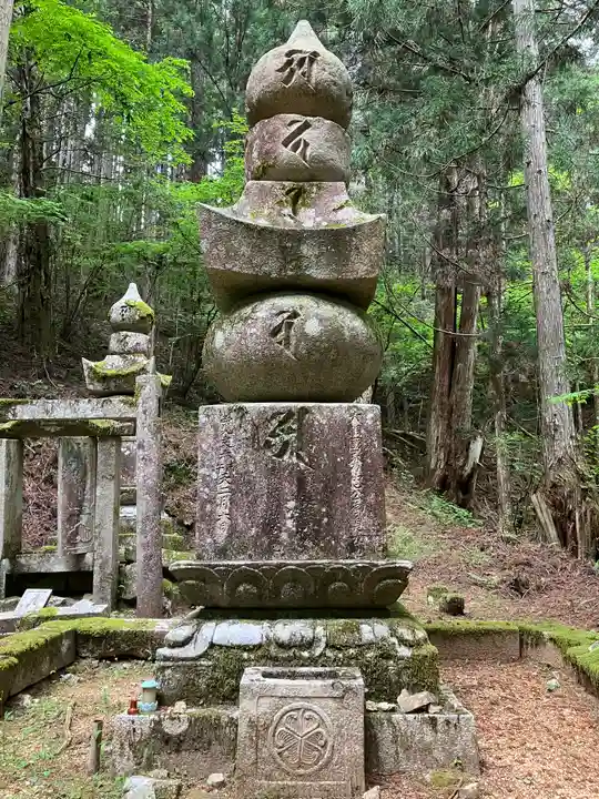 高野山金剛峯寺奥の院(和歌山県)