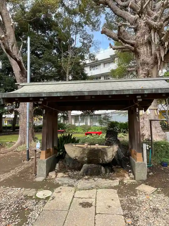前原御嶽神社の手水舎