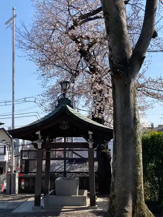 稲荷神社の手水舎