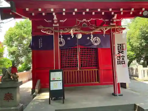 稲荷神社の本殿