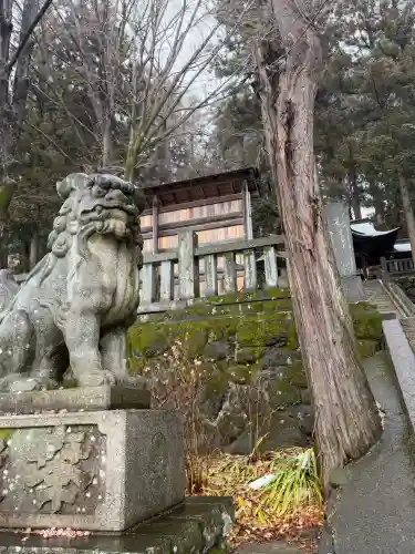 手長神社の{uncategorized: "未分類", other: "その他", undefined: "問題あり", building: "その他建物", grave: "お墓", sacred_gate: "鳥居", guardian: "狛犬", statue: "像", buddha: "仏像", history: "歴史", nature: "自然", garden: "庭園", animal: "動物", pagoda: "塔", temizu: "手水舎", mountain_gate: "山門・神門", sanctuary: "本殿・本堂", subordinate: "末社・摂社", art: "芸術", scenery: "景色", jizo: "地蔵", ema: "絵馬", goshuin: "御朱印", omikuji: "おみくじ", items: "授与品その他", amulet: "お守り", goshuincho: "御朱印帳", eats: "食事", festival: "お祭り", votive_dance: "神楽", shichigosan: "七五三参", wedding: "結婚式", experience: "体験その他", initially: "初詣", around: "周辺", anti_infection: "感染症対策"}