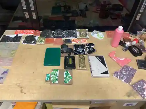 大船観音寺の{uncategorized: "未分類", other: "その他", undefined: "問題あり", building: "その他建物", grave: "お墓", sacred_gate: "鳥居", guardian: "狛犬", statue: "像", buddha: "仏像", history: "歴史", nature: "自然", garden: "庭園", animal: "動物", pagoda: "塔", temizu: "手水舎", mountain_gate: "山門・神門", sanctuary: "本殿・本堂", subordinate: "末社・摂社", art: "芸術", scenery: "景色", jizo: "地蔵", ema: "絵馬", goshuin: "御朱印", omikuji: "おみくじ", items: "授与品その他", amulet: "お守り", goshuincho: "御朱印帳", eats: "食事", festival: "お祭り", votive_dance: "神楽", shichigosan: "七五三参", wedding: "結婚式", experience: "体験その他", initially: "初詣", around: "周辺", anti_infection: "感染症対策"}