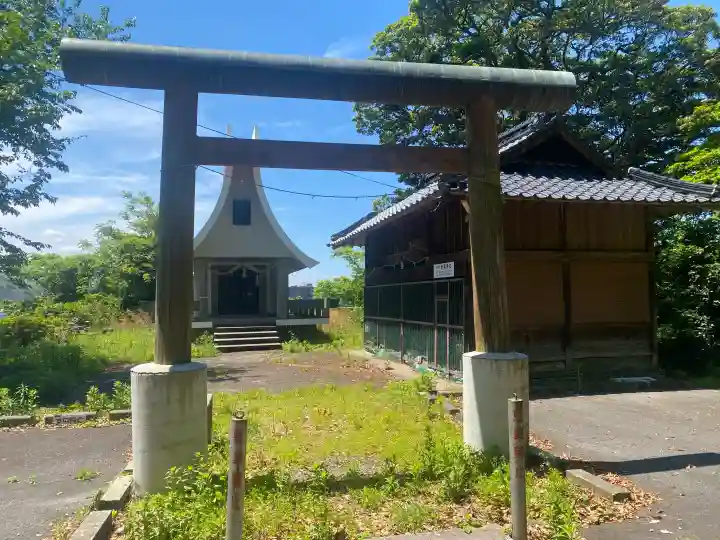 秋葉神社の{uncategorized: "未分類", other: "その他", undefined: "問題あり", building: "その他建物", grave: "お墓", sacred_gate: "鳥居", guardian: "狛犬", statue: "像", buddha: "仏像", history: "歴史", nature: "自然", garden: "庭園", animal: "動物", pagoda: "塔", temizu: "手水舎", mountain_gate: "山門・神門", sanctuary: "本殿・本堂", subordinate: "末社・摂社", art: "芸術", scenery: "景色", jizo: "地蔵", ema: "絵馬", goshuin: "御朱印", omikuji: "おみくじ", items: "授与品その他", amulet: "お守り", goshuincho: "御朱印帳", eats: "食事", festival: "お祭り", votive_dance: "神楽", shichigosan: "七五三参", wedding: "結婚式", experience: "体験その他", initially: "初詣", around: "周辺", anti_infection: "感染症対策"}