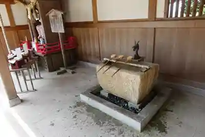 竹生島神社(都久夫須麻神社)の手水舎