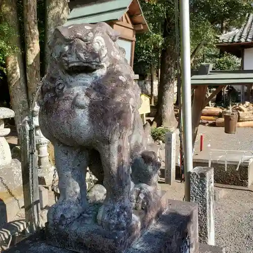 敢國神社の狛犬