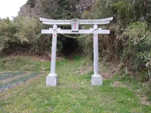 諏訪神社の鳥居