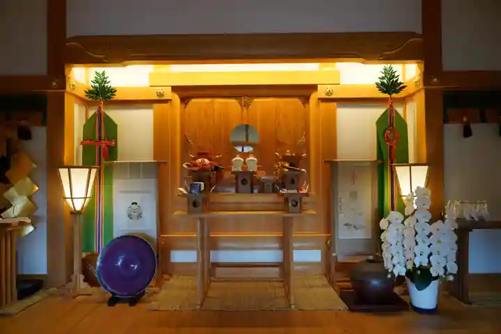 白根三吉神社の本殿・本堂