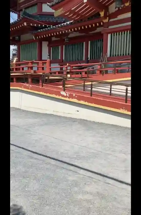 寛永寺不忍池弁天堂の{uncategorized: "未分類", other: "その他", undefined: "問題あり", building: "その他建物", grave: "お墓", sacred_gate: "鳥居", guardian: "狛犬", statue: "像", buddha: "仏像", history: "歴史", nature: "自然", garden: "庭園", animal: "動物", pagoda: "塔", temizu: "手水舎", mountain_gate: "山門・神門", sanctuary: "本殿・本堂", subordinate: "末社・摂社", art: "芸術", scenery: "景色", jizo: "地蔵", ema: "絵馬", goshuin: "御朱印", omikuji: "おみくじ", items: "授与品その他", amulet: "お守り", goshuincho: "御朱印帳", eats: "食事", festival: "お祭り", votive_dance: "神楽", shichigosan: "七五三参", wedding: "結婚式", experience: "体験その他", initially: "初詣", around: "周辺", anti_infection: "感染症対策"}