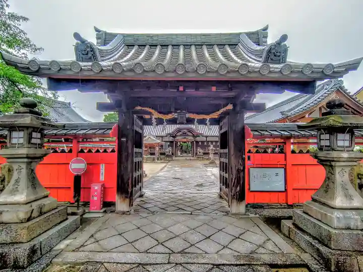 薬園八幡神社の山門・神門