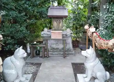 座間神社の狛犬