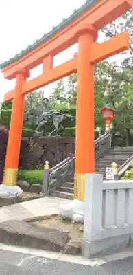 穴八幡宮の鳥居