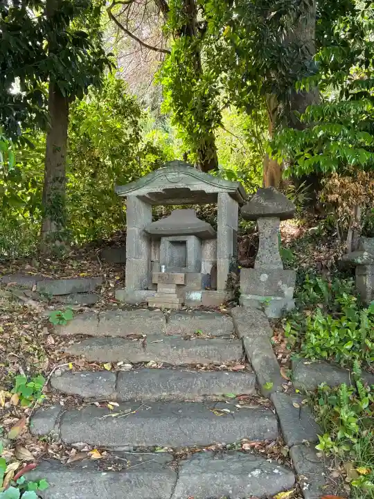素鵞神社の{uncategorized: "未分類", other: "その他", undefined: "問題あり", building: "その他建物", grave: "お墓", sacred_gate: "鳥居", guardian: "狛犬", statue: "像", buddha: "仏像", history: "歴史", nature: "自然", garden: "庭園", animal: "動物", pagoda: "塔", temizu: "手水舎", mountain_gate: "山門・神門", sanctuary: "本殿・本堂", subordinate: "末社・摂社", art: "芸術", scenery: "景色", jizo: "地蔵", ema: "絵馬", goshuin: "御朱印", omikuji: "おみくじ", items: "授与品その他", amulet: "お守り", goshuincho: "御朱印帳", eats: "食事", festival: "お祭り", votive_dance: "神楽", shichigosan: "七五三参", wedding: "結婚式", experience: "体験その他", initially: "初詣", around: "周辺", anti_infection: "感染症対策"}