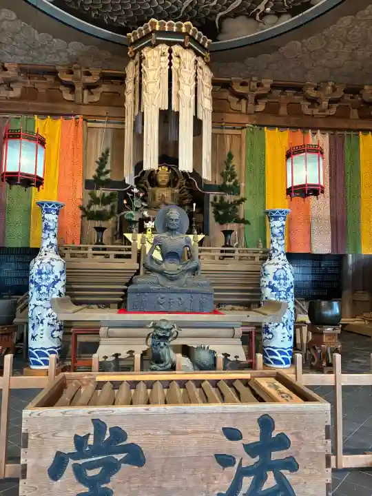 建長寺の{uncategorized: "未分類", other: "その他", undefined: "問題あり", building: "その他建物", grave: "お墓", sacred_gate: "鳥居", guardian: "狛犬", statue: "像", buddha: "仏像", history: "歴史", nature: "自然", garden: "庭園", animal: "動物", pagoda: "塔", temizu: "手水舎", mountain_gate: "山門・神門", sanctuary: "本殿・本堂", subordinate: "末社・摂社", art: "芸術", scenery: "景色", jizo: "地蔵", ema: "絵馬", goshuin: "御朱印", omikuji: "おみくじ", items: "授与品その他", amulet: "お守り", goshuincho: "御朱印帳", eats: "食事", festival: "お祭り", votive_dance: "神楽", shichigosan: "七五三参", wedding: "結婚式", experience: "体験その他", initially: "初詣", around: "周辺", anti_infection: "感染症対策"}