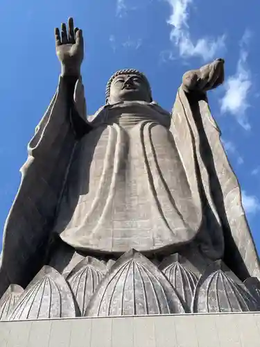 東本願寺本廟 牛久浄苑（牛久大仏）の仏像