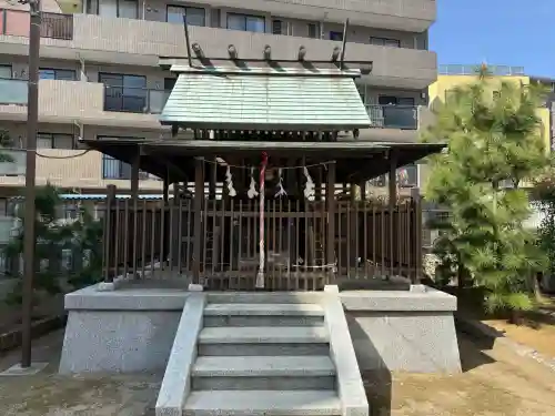 中葛西稲荷神社の{uncategorized: "未分類", other: "その他", undefined: "問題あり", building: "その他建物", grave: "お墓", sacred_gate: "鳥居", guardian: "狛犬", statue: "像", buddha: "仏像", history: "歴史", nature: "自然", garden: "庭園", animal: "動物", pagoda: "塔", temizu: "手水舎", mountain_gate: "山門・神門", sanctuary: "本殿・本堂", subordinate: "末社・摂社", art: "芸術", scenery: "景色", jizo: "地蔵", ema: "絵馬", goshuin: "御朱印", omikuji: "おみくじ", items: "授与品その他", amulet: "お守り", goshuincho: "御朱印帳", eats: "食事", festival: "お祭り", votive_dance: "神楽", shichigosan: "七五三参", wedding: "結婚式", experience: "体験その他", initially: "初詣", around: "周辺", anti_infection: "感染症対策"}