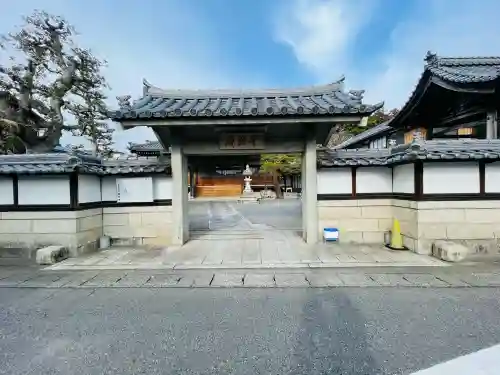 慶円寺の{uncategorized: "未分類", other: "その他", undefined: "問題あり", building: "その他建物", grave: "お墓", sacred_gate: "鳥居", guardian: "狛犬", statue: "像", buddha: "仏像", history: "歴史", nature: "自然", garden: "庭園", animal: "動物", pagoda: "塔", temizu: "手水舎", mountain_gate: "山門・神門", sanctuary: "本殿・本堂", subordinate: "末社・摂社", art: "芸術", scenery: "景色", jizo: "地蔵", ema: "絵馬", goshuin: "御朱印", omikuji: "おみくじ", items: "授与品その他", amulet: "お守り", goshuincho: "御朱印帳", eats: "食事", festival: "お祭り", votive_dance: "神楽", shichigosan: "七五三参", wedding: "結婚式", experience: "体験その他", initially: "初詣", around: "周辺", anti_infection: "感染症対策"}