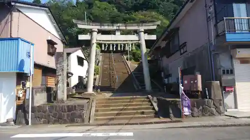 新井神社の鳥居