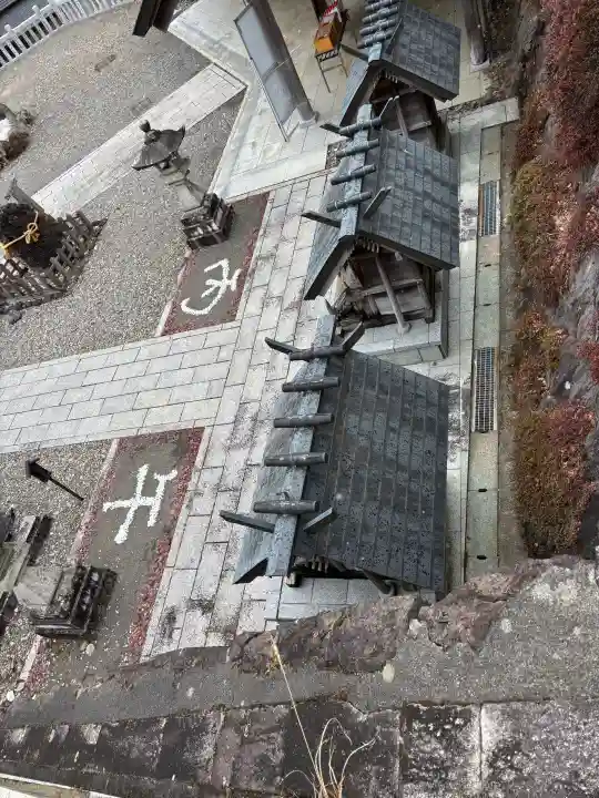 秋葉山本宮 秋葉神社 上社の{uncategorized: "未分類", other: "その他", undefined: "問題あり", building: "その他建物", grave: "お墓", sacred_gate: "鳥居", guardian: "狛犬", statue: "像", buddha: "仏像", history: "歴史", nature: "自然", garden: "庭園", animal: "動物", pagoda: "塔", temizu: "手水舎", mountain_gate: "山門・神門", sanctuary: "本殿・本堂", subordinate: "末社・摂社", art: "芸術", scenery: "景色", jizo: "地蔵", ema: "絵馬", goshuin: "御朱印", omikuji: "おみくじ", items: "授与品その他", amulet: "お守り", goshuincho: "御朱印帳", eats: "食事", festival: "お祭り", votive_dance: "神楽", shichigosan: "七五三参", wedding: "結婚式", experience: "体験その他", initially: "初詣", around: "周辺", anti_infection: "感染症対策"}