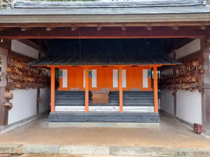 道成寺の{uncategorized: "未分類", other: "その他", undefined: "問題あり", building: "その他建物", grave: "お墓", sacred_gate: "鳥居", guardian: "狛犬", statue: "像", buddha: "仏像", history: "歴史", nature: "自然", garden: "庭園", animal: "動物", pagoda: "塔", temizu: "手水舎", mountain_gate: "山門・神門", sanctuary: "本殿・本堂", subordinate: "末社・摂社", art: "芸術", scenery: "景色", jizo: "地蔵", ema: "絵馬", goshuin: "御朱印", omikuji: "おみくじ", items: "授与品その他", amulet: "お守り", goshuincho: "御朱印帳", eats: "食事", festival: "お祭り", votive_dance: "神楽", shichigosan: "七五三参", wedding: "結婚式", experience: "体験その他", initially: "初詣", around: "周辺", anti_infection: "感染症対策"}