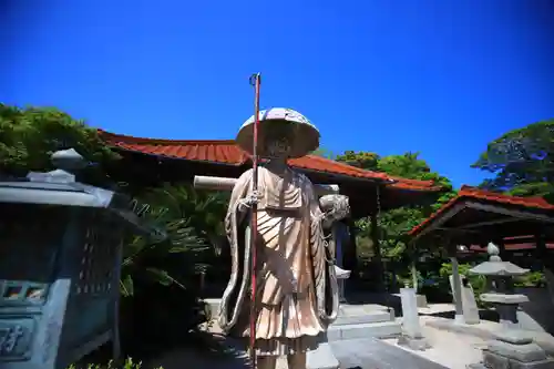 弘法寺の像