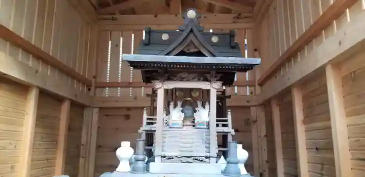 亀嶋神社の本殿・本堂