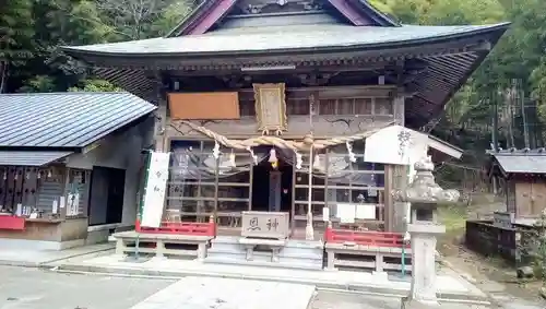 雲八幡宮の本殿・本堂