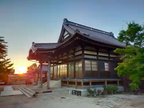 医王山福楽寺の本殿・本堂
