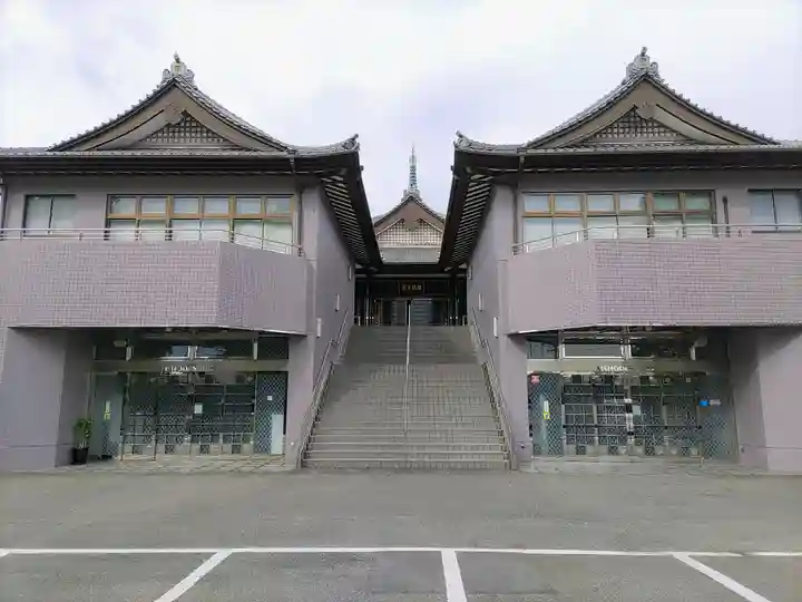 青海山 薬師寺の本殿・本堂