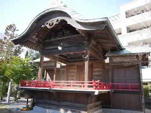 穴切大神社の建物その他