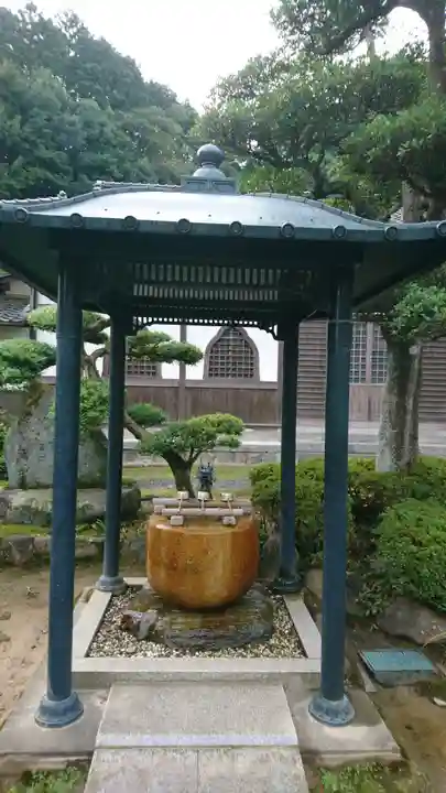 智源寺の手水舎