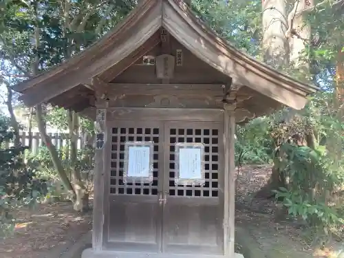 皇大神宮（烏森神社）の{uncategorized: "未分類", other: "その他", undefined: "問題あり", building: "その他建物", grave: "お墓", sacred_gate: "鳥居", guardian: "狛犬", statue: "像", buddha: "仏像", history: "歴史", nature: "自然", garden: "庭園", animal: "動物", pagoda: "塔", temizu: "手水舎", mountain_gate: "山門・神門", sanctuary: "本殿・本堂", subordinate: "末社・摂社", art: "芸術", scenery: "景色", jizo: "地蔵", ema: "絵馬", goshuin: "御朱印", omikuji: "おみくじ", items: "授与品その他", amulet: "お守り", goshuincho: "御朱印帳", eats: "食事", festival: "お祭り", votive_dance: "神楽", shichigosan: "七五三参", wedding: "結婚式", experience: "体験その他", initially: "初詣", around: "周辺", anti_infection: "感染症対策"}