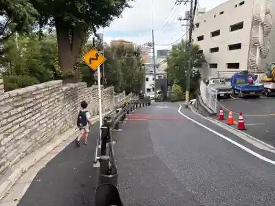 根津神社の{uncategorized: "未分類", other: "その他", undefined: "問題あり", building: "その他建物", grave: "お墓", sacred_gate: "鳥居", guardian: "狛犬", statue: "像", buddha: "仏像", history: "歴史", nature: "自然", garden: "庭園", animal: "動物", pagoda: "塔", temizu: "手水舎", mountain_gate: "山門・神門", sanctuary: "本殿・本堂", subordinate: "末社・摂社", art: "芸術", scenery: "景色", jizo: "地蔵", ema: "絵馬", goshuin: "御朱印", omikuji: "おみくじ", items: "授与品その他", amulet: "お守り", goshuincho: "御朱印帳", eats: "食事", festival: "お祭り", votive_dance: "神楽", shichigosan: "七五三参", wedding: "結婚式", experience: "体験その他", initially: "初詣", around: "周辺", anti_infection: "感染症対策"}