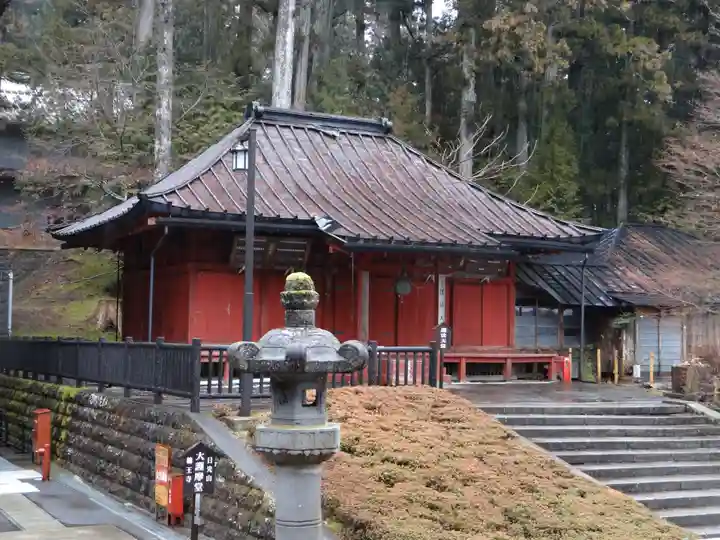 日光山輪王寺三仏堂(栃木県)