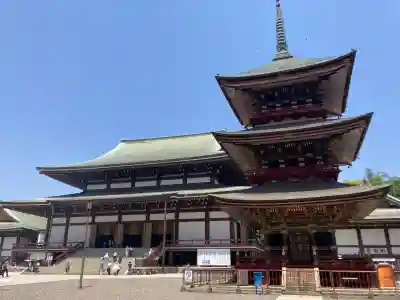 成田山新勝寺の{uncategorized: "未分類", other: "その他", undefined: "問題あり", building: "その他建物", grave: "お墓", sacred_gate: "鳥居", guardian: "狛犬", statue: "像", buddha: "仏像", history: "歴史", nature: "自然", garden: "庭園", animal: "動物", pagoda: "塔", temizu: "手水舎", mountain_gate: "山門・神門", sanctuary: "本殿・本堂", subordinate: "末社・摂社", art: "芸術", scenery: "景色", jizo: "地蔵", ema: "絵馬", goshuin: "御朱印", omikuji: "おみくじ", items: "授与品その他", amulet: "お守り", goshuincho: "御朱印帳", eats: "食事", festival: "お祭り", votive_dance: "神楽", shichigosan: "七五三参", wedding: "結婚式", experience: "体験その他", initially: "初詣", around: "周辺", anti_infection: "感染症対策"}
