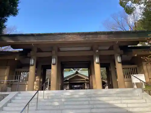 東郷神社の山門