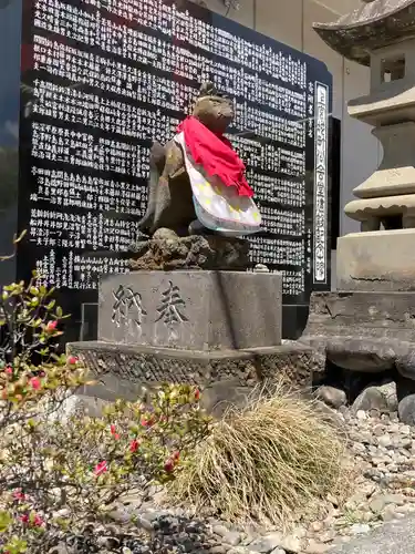 上宮地稲荷神社の狛犬